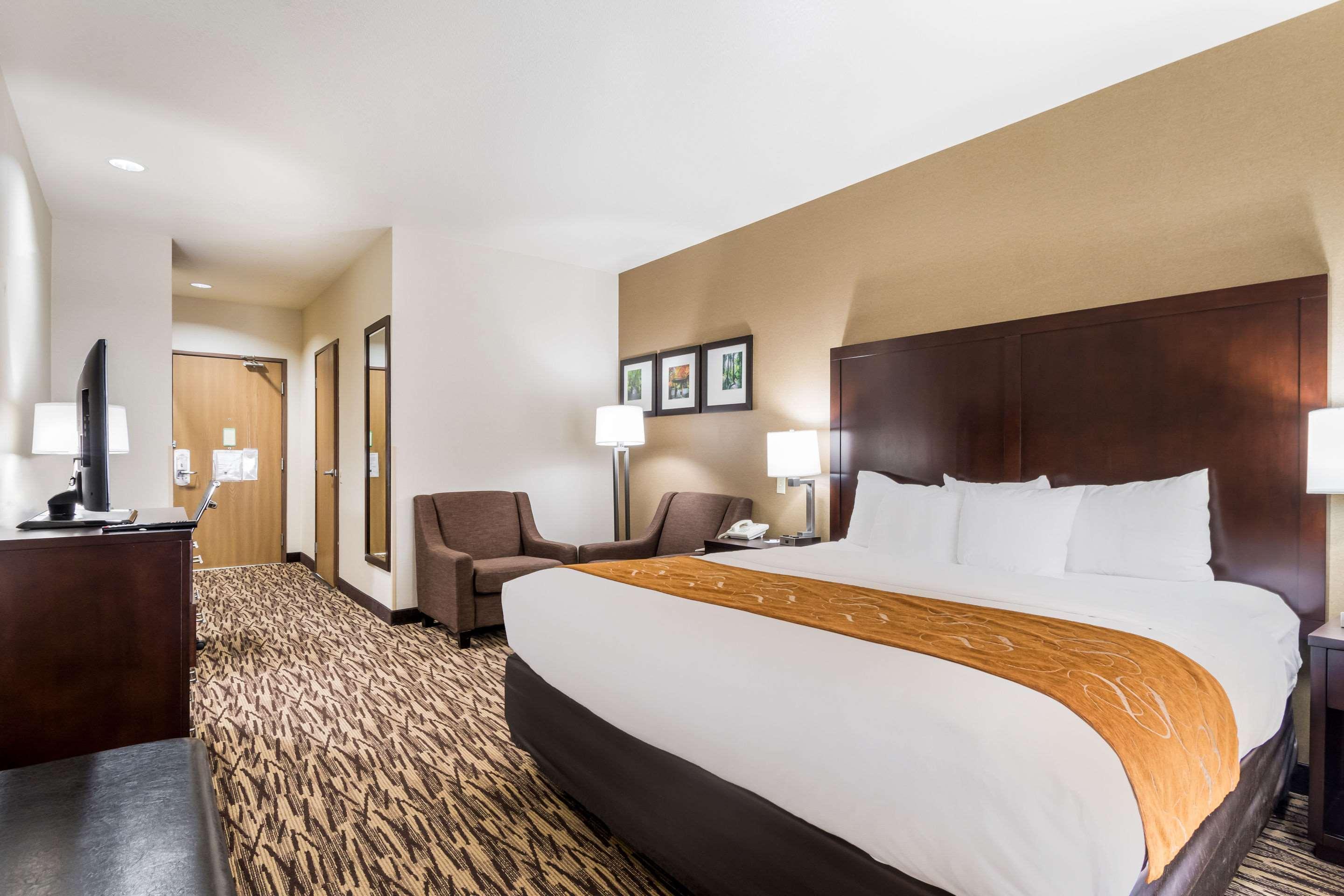 Comfort Suites Portland Airport Bagian luar foto