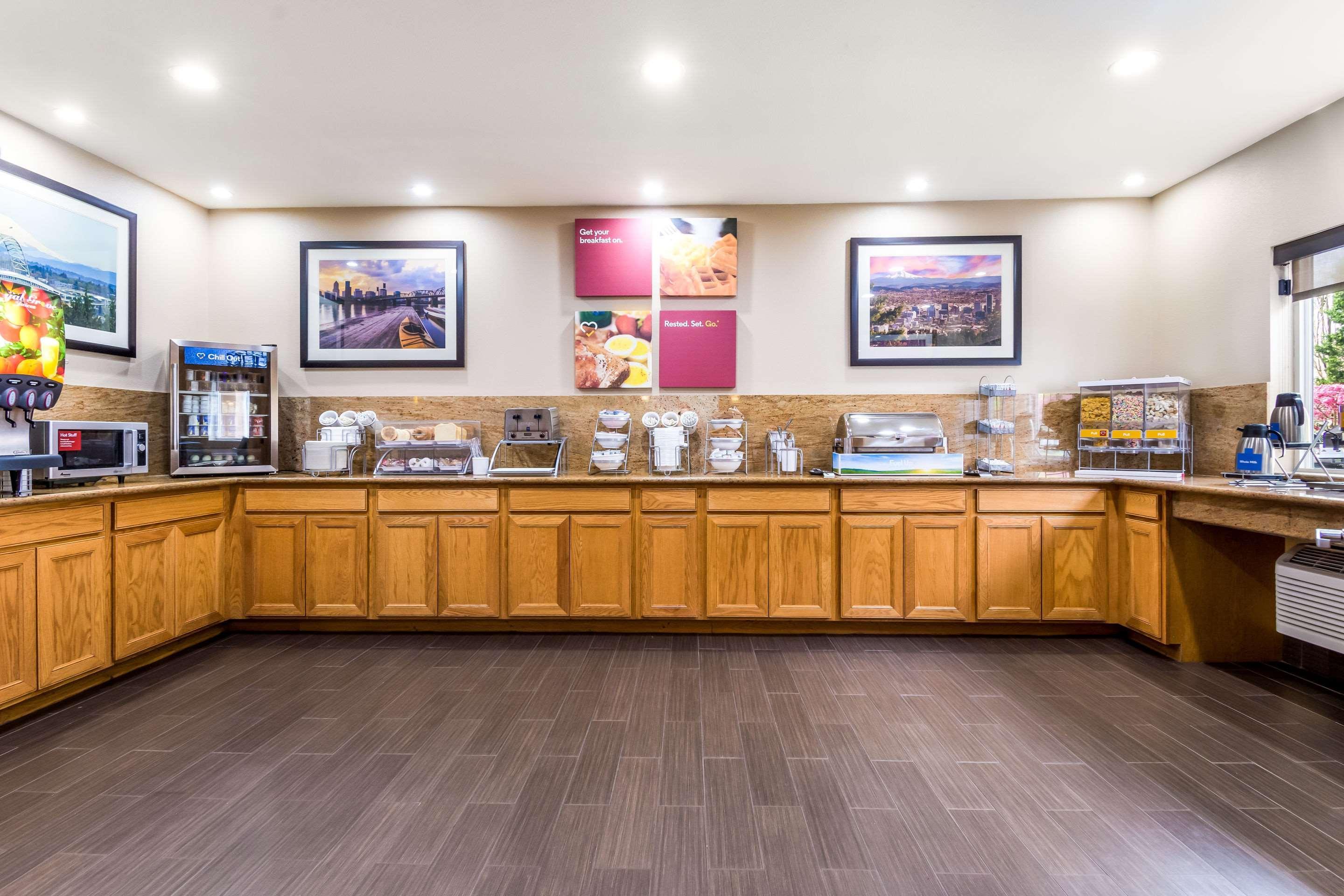 Comfort Suites Portland Airport Bagian luar foto