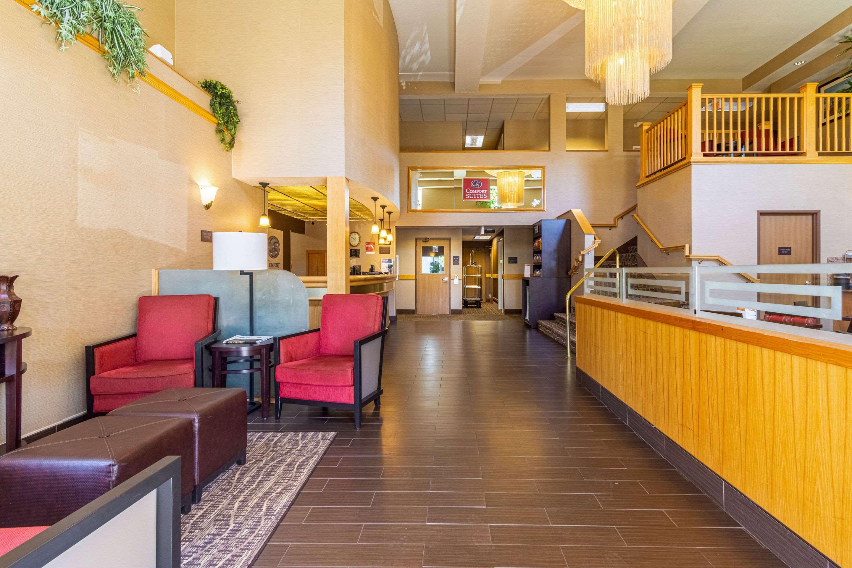 Comfort Suites Portland Airport Bagian luar foto