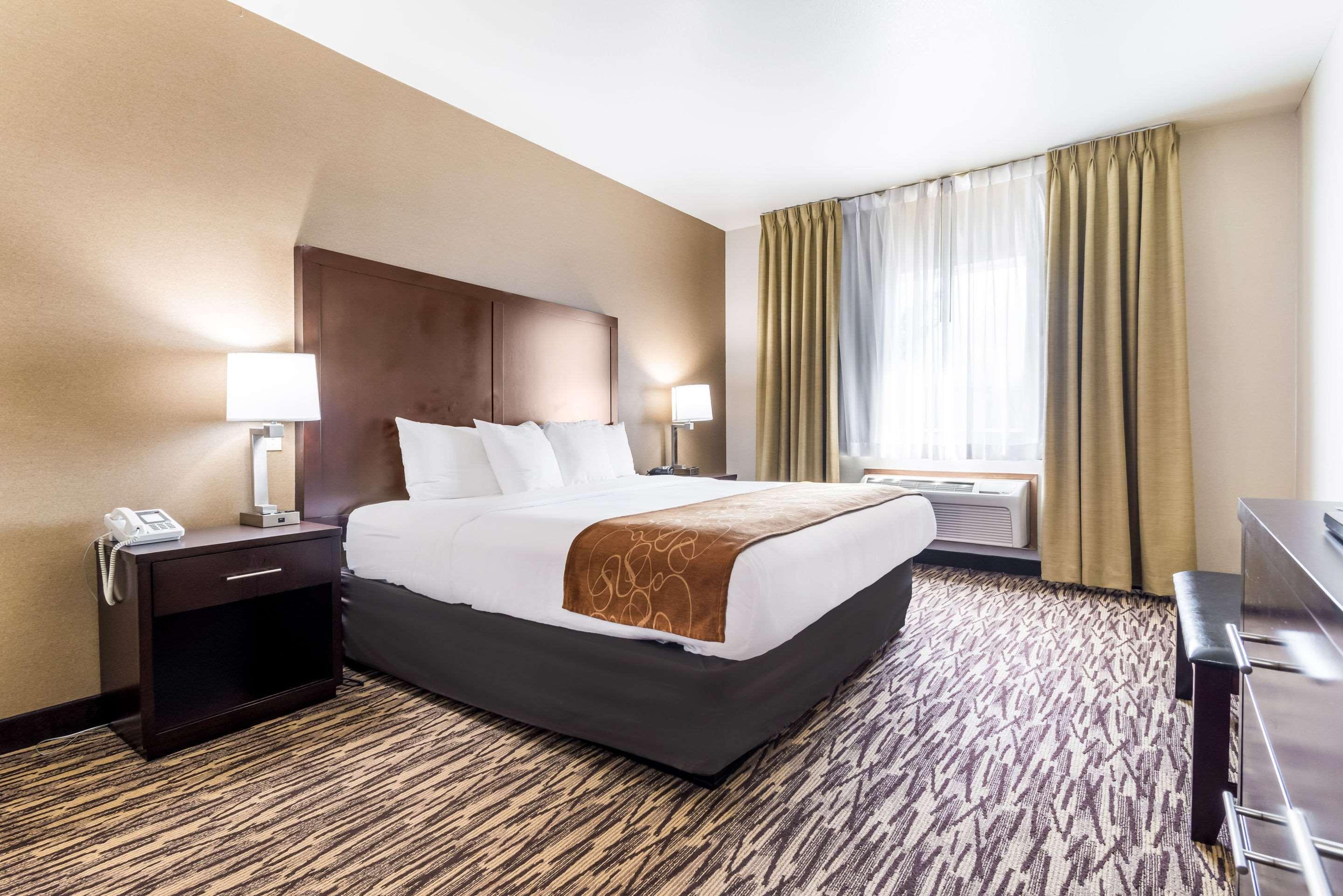 Comfort Suites Portland Airport Bagian luar foto