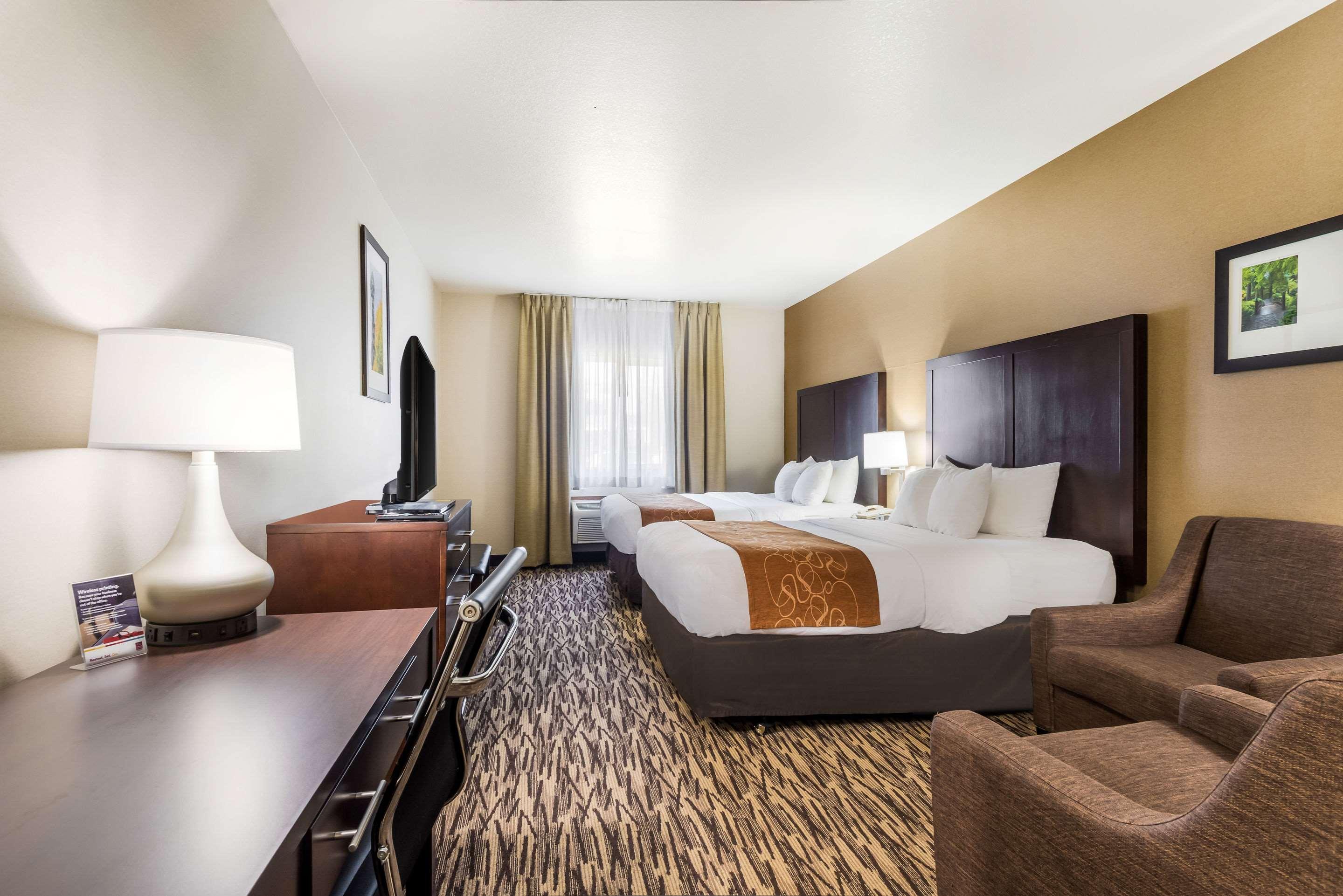 Comfort Suites Portland Airport Bagian luar foto