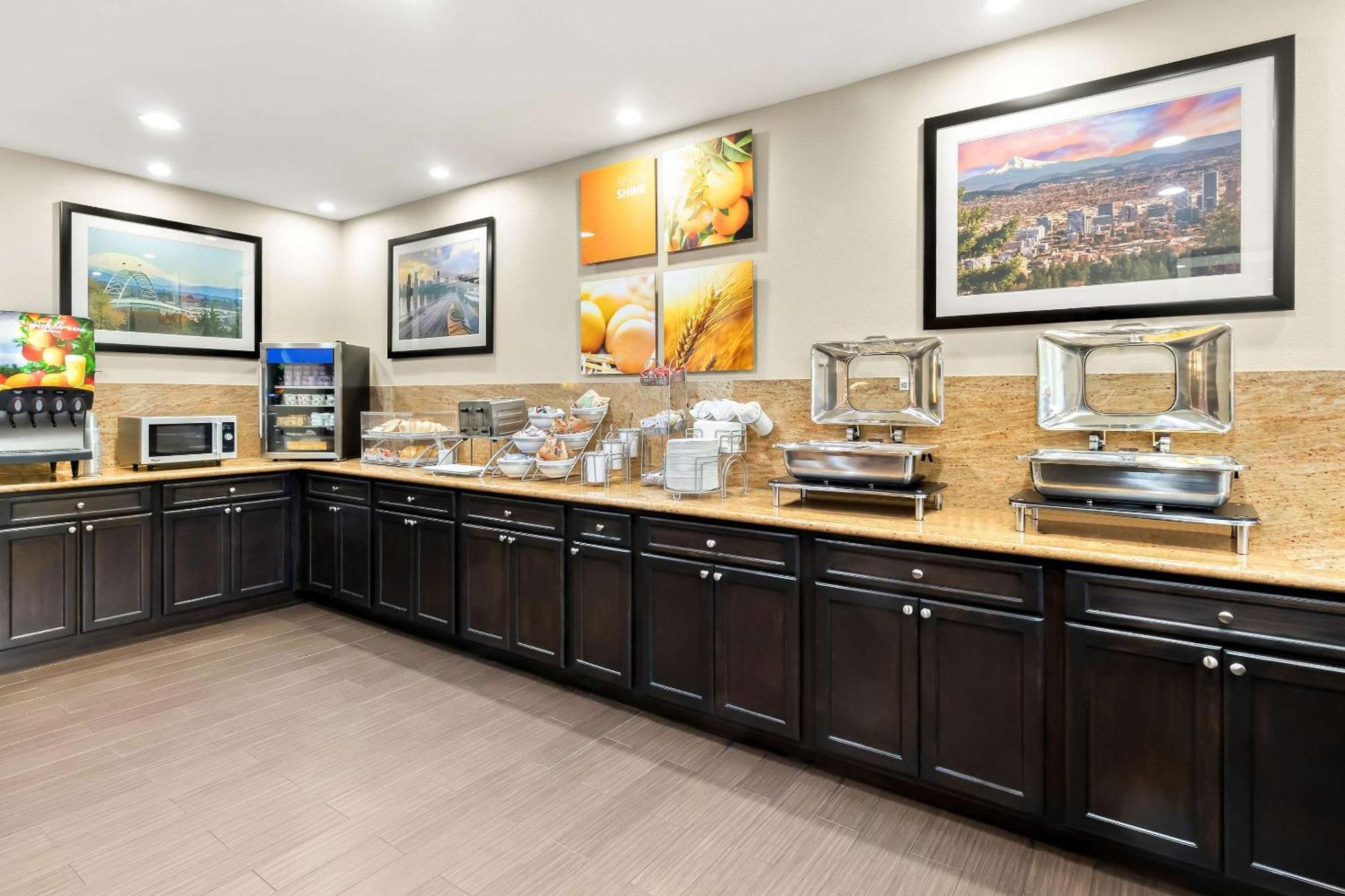 Comfort Suites Portland Airport Bagian luar foto