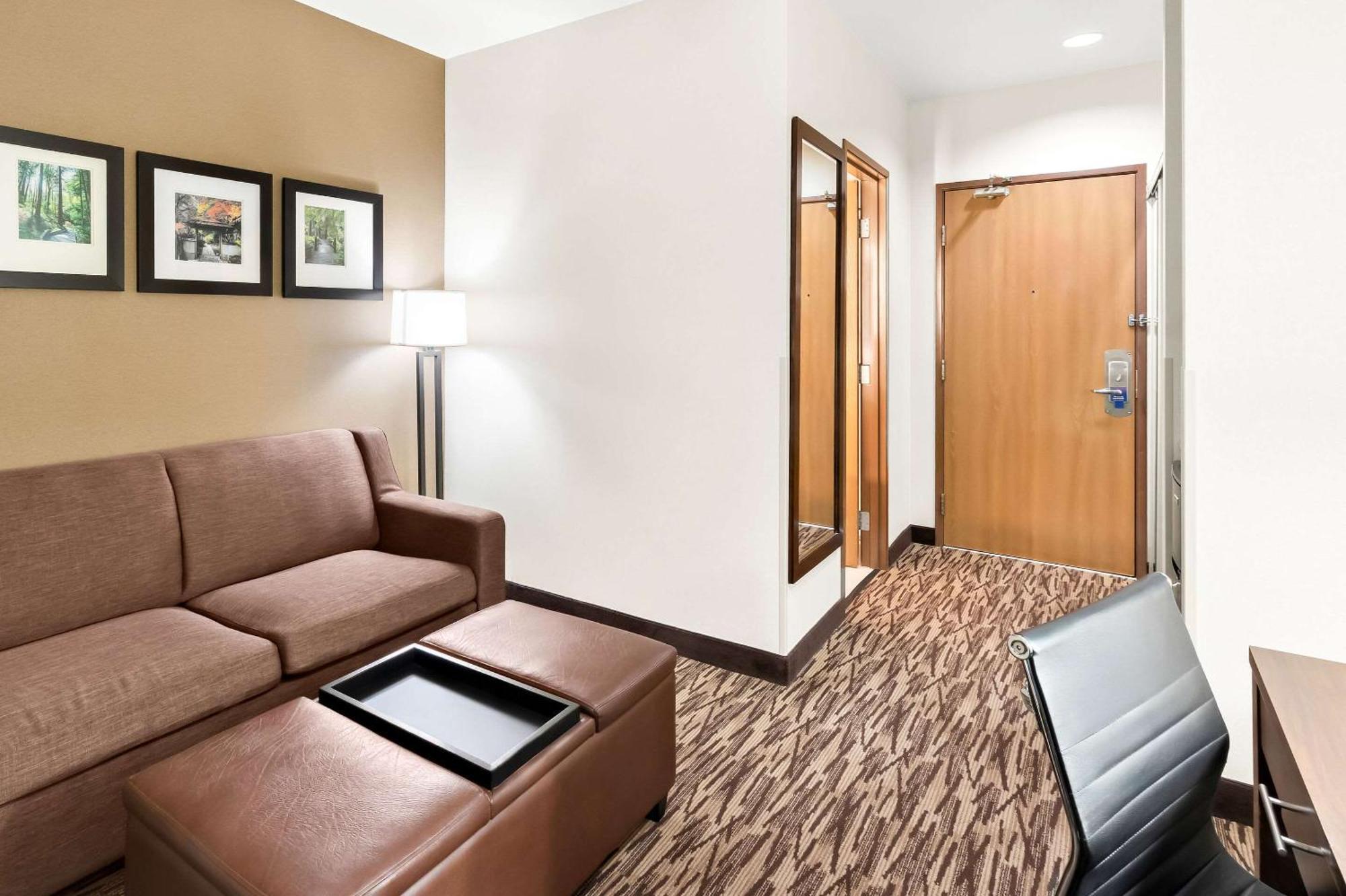 Comfort Suites Portland Airport Bagian luar foto
