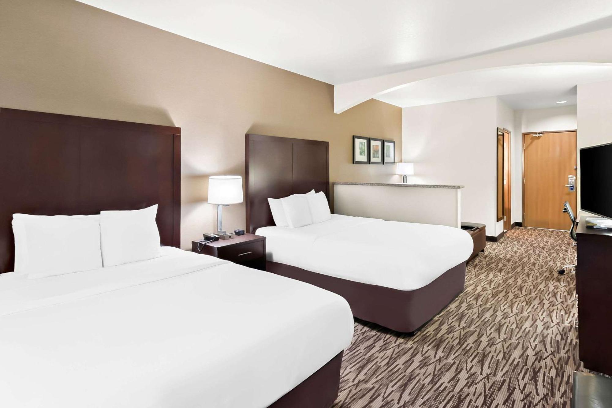 Comfort Suites Portland Airport Bagian luar foto