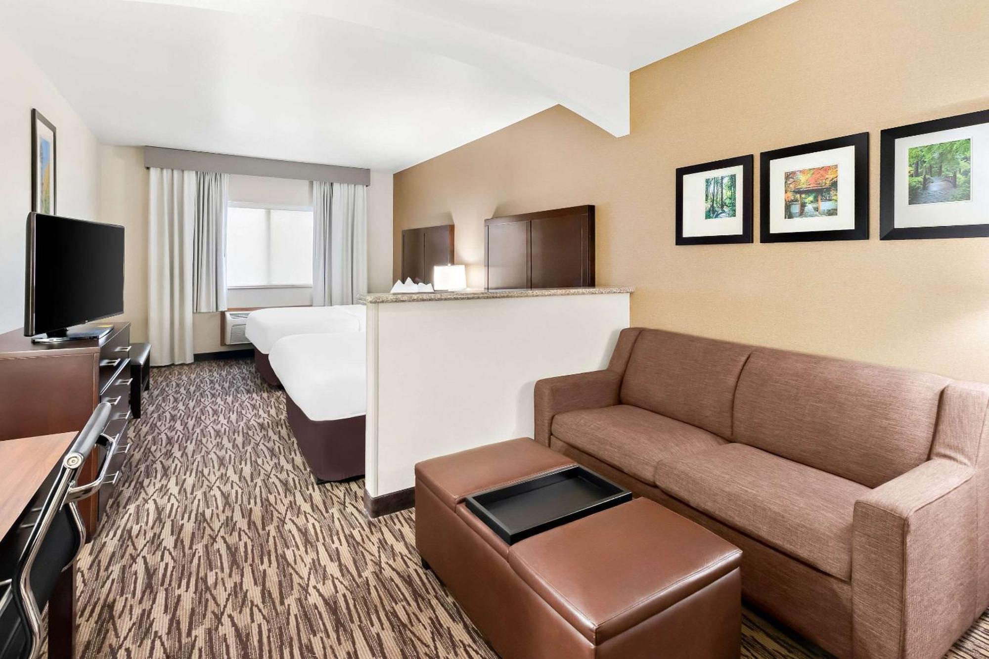 Comfort Suites Portland Airport Bagian luar foto