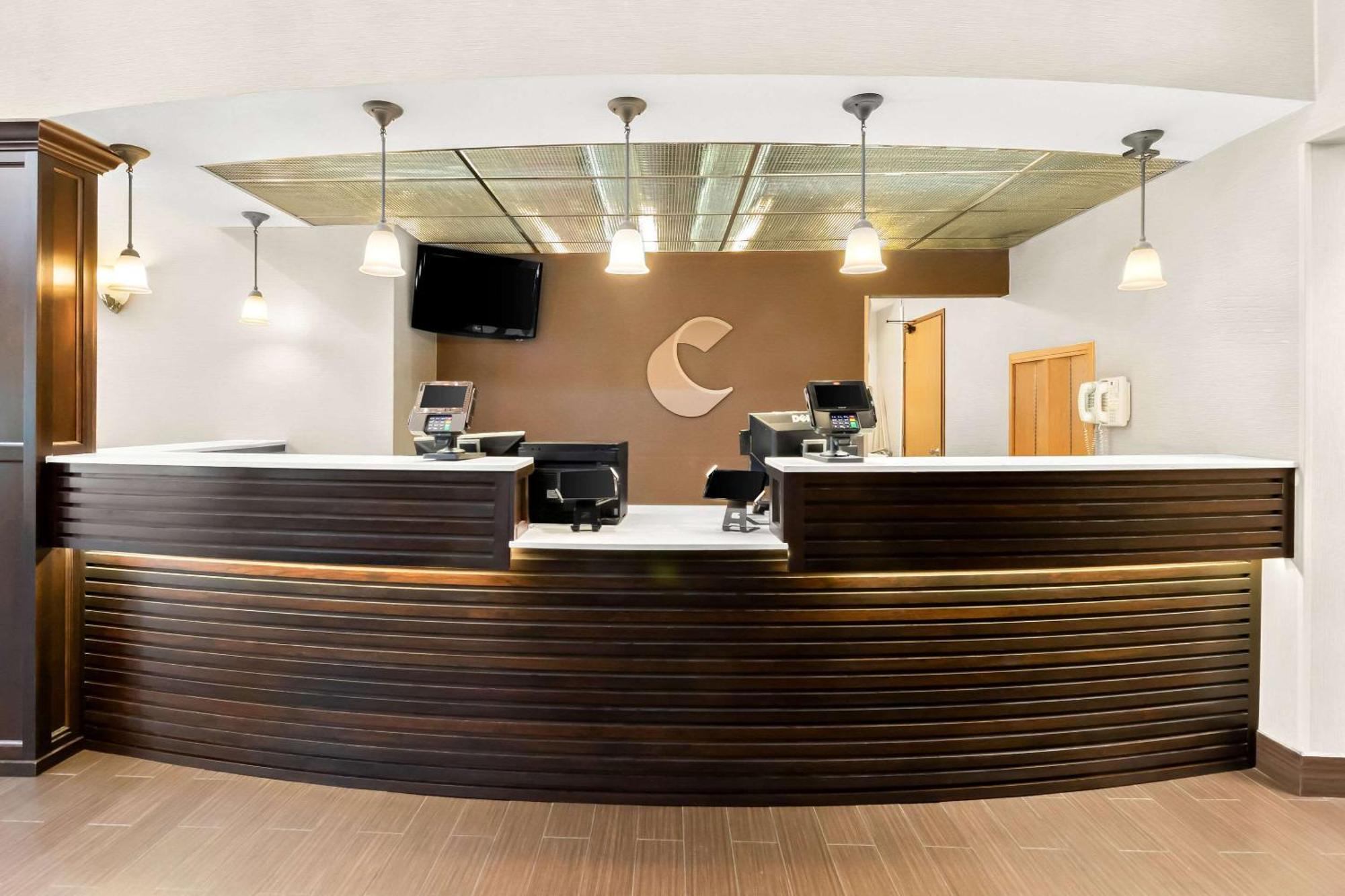 Comfort Suites Portland Airport Bagian luar foto