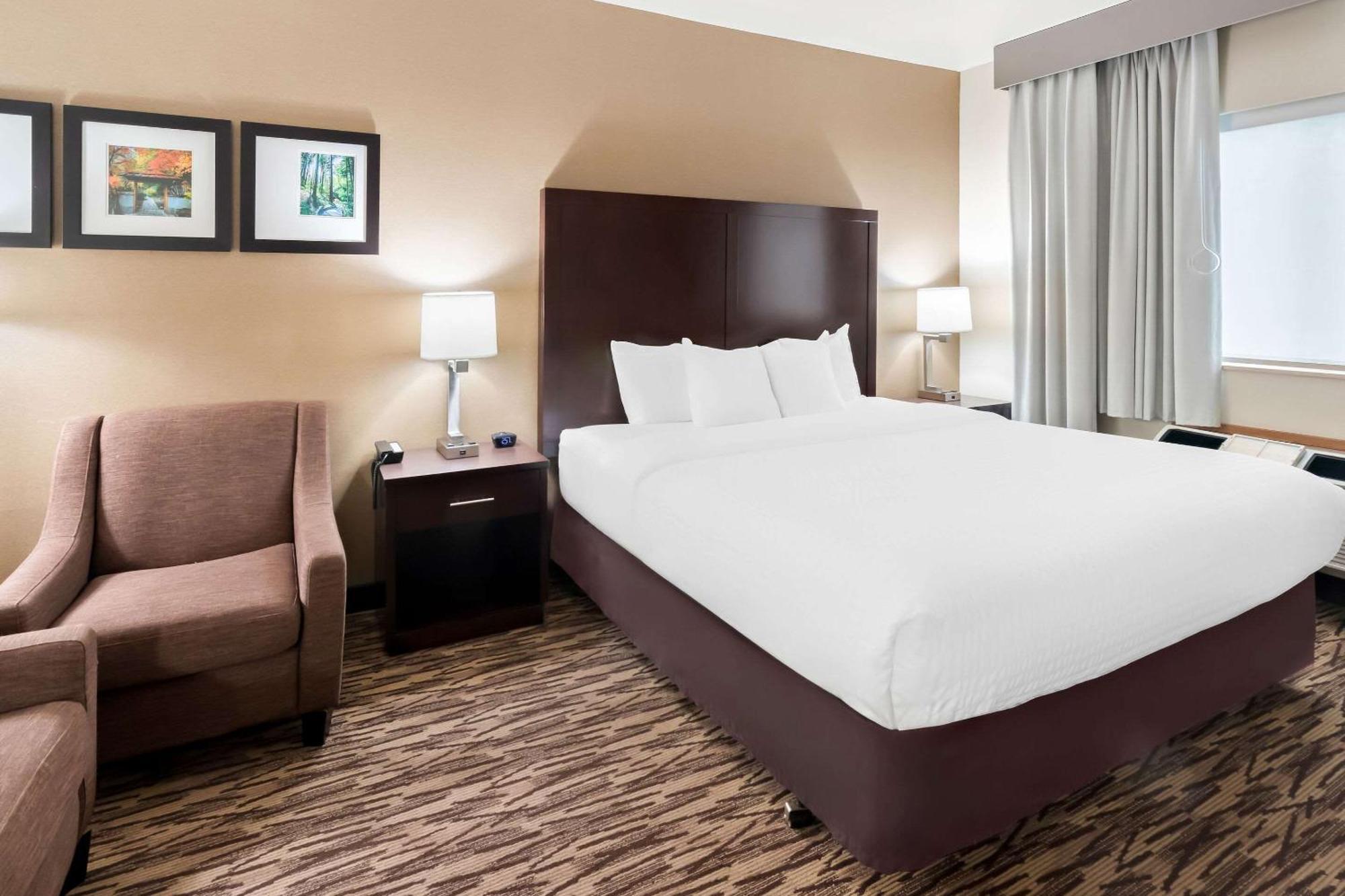 Comfort Suites Portland Airport Bagian luar foto