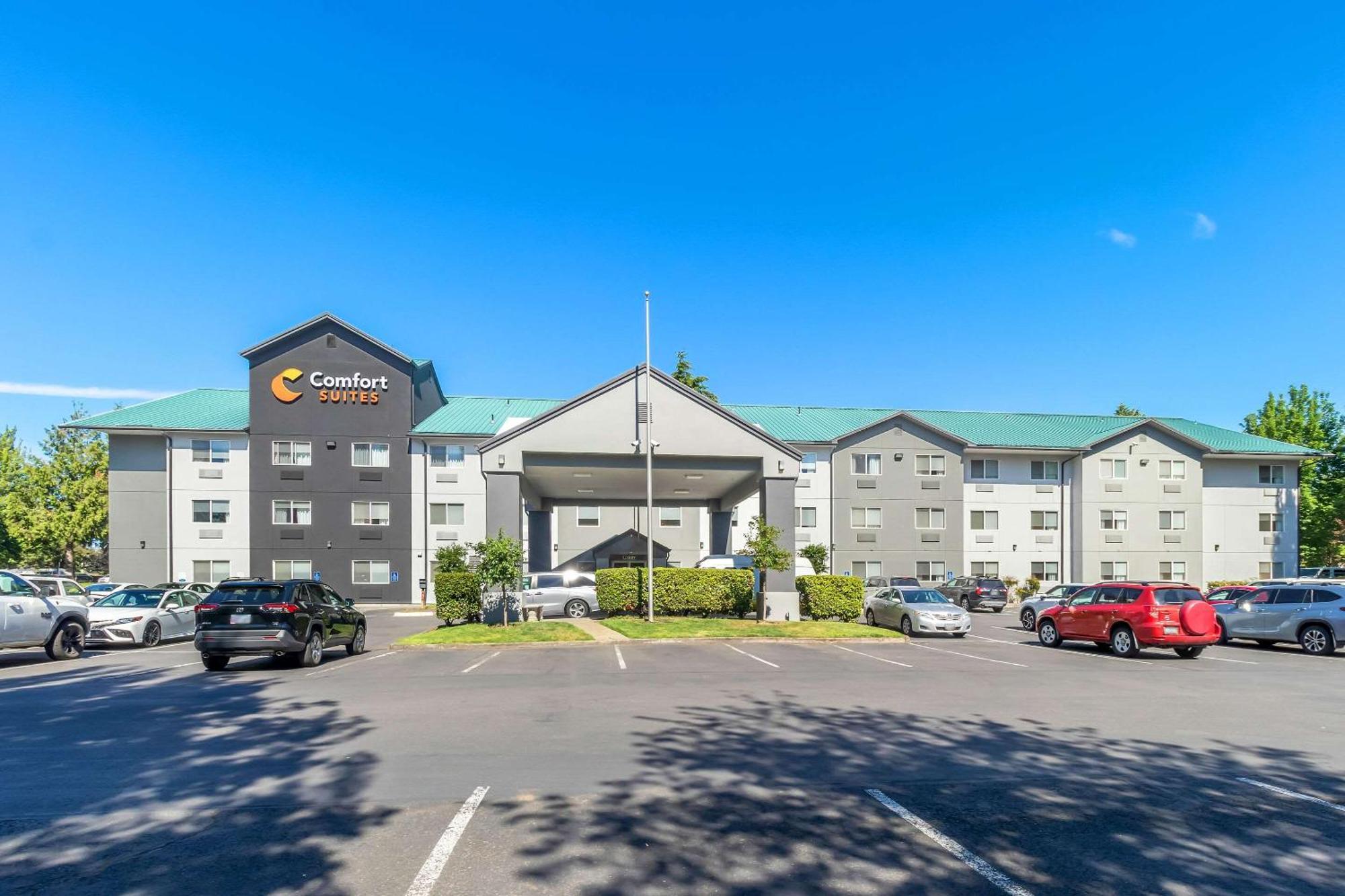 Comfort Suites Portland Airport Bagian luar foto